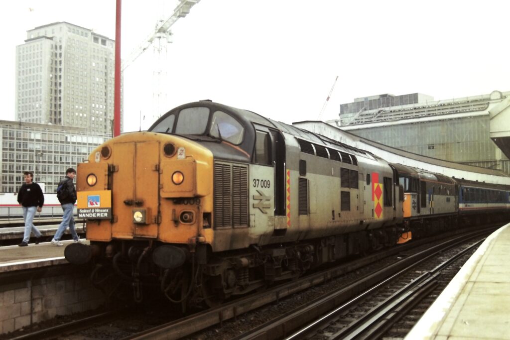 37 009 at London Waterloo Jan 1992