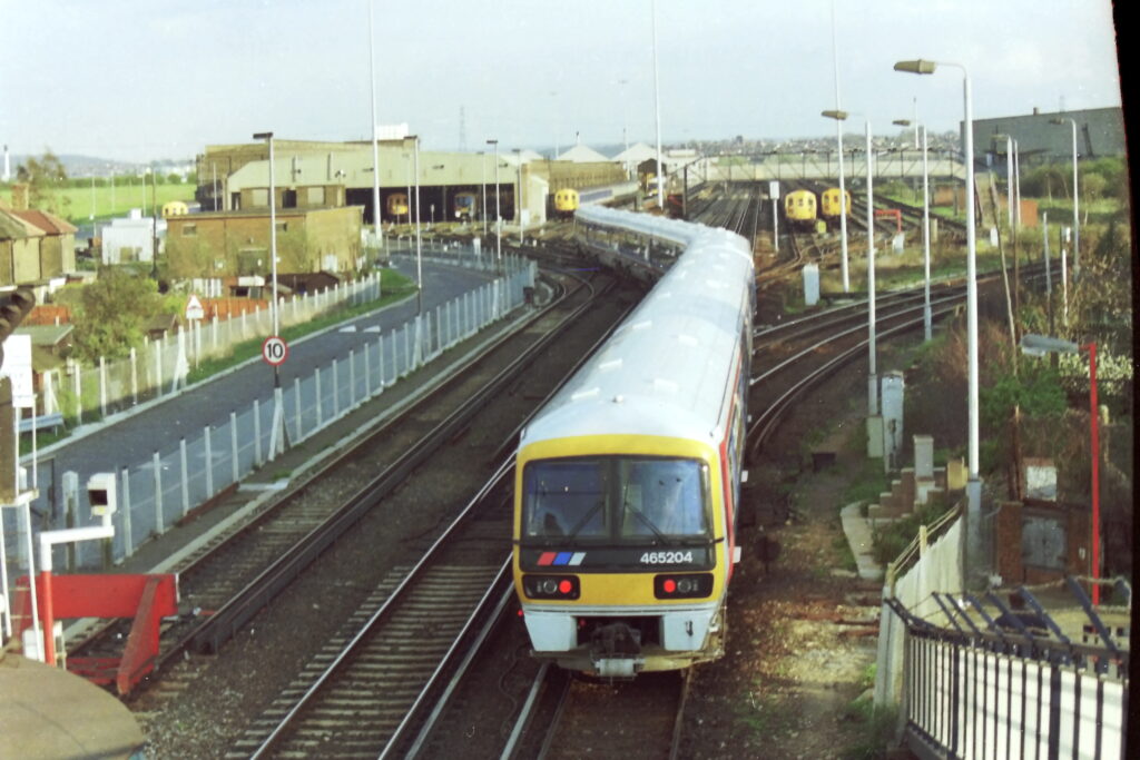 060494-110494 NSE Slade Green depot April 1994 465204